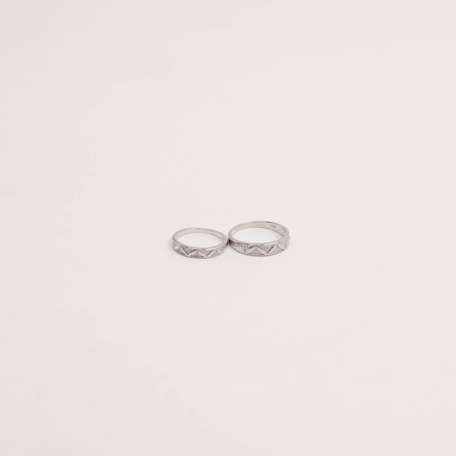 Silver Round Halo Crystal Cocktail Ring